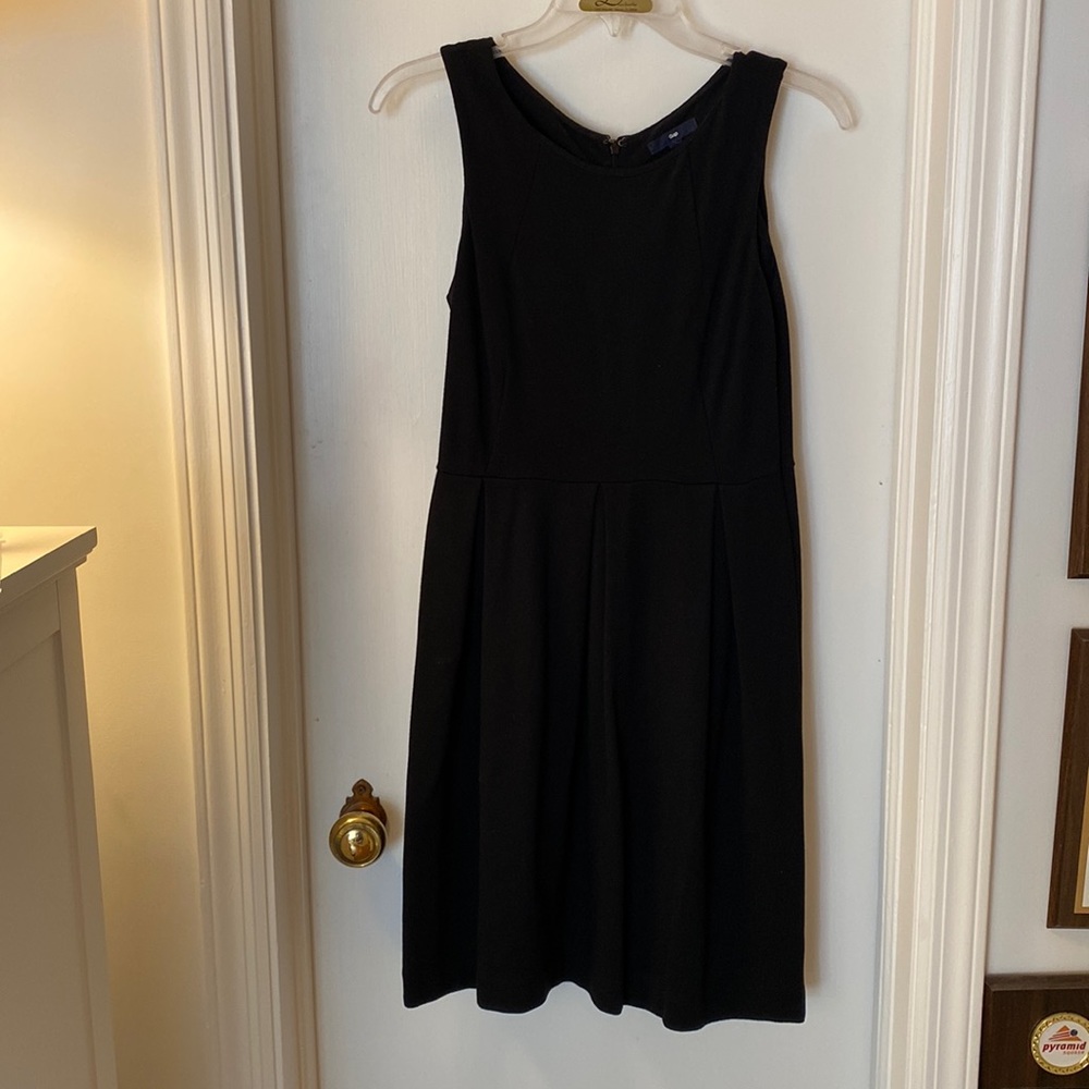 Gap thick knit pleated dress, black, size 4